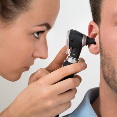 Ne ereszd el a füled mellett! Teljes fül-orr-gégészeti szűrővizsgálat választható opciókkal +  kontroll a Vita-Pharm Magánklinikától...