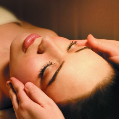 Kellemes keleti kombináció:<br />
Kínai akupresszúrás fejmasszázs akupunktúrás kezeléssel fűszerezve a Benyovszky Orvosi Központban