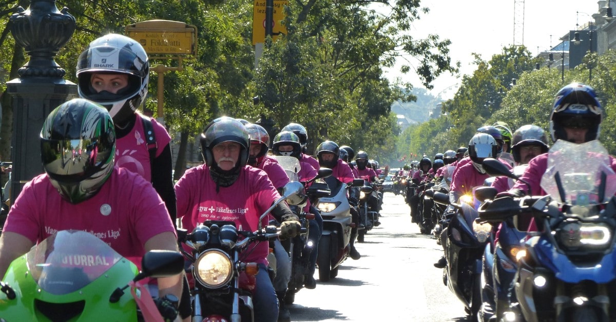 Motorral a mellrák ellen - Ismét rózsaszínben robogtunk